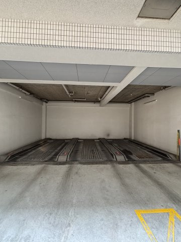 エンクレスト大手門Ⅱの駐車場