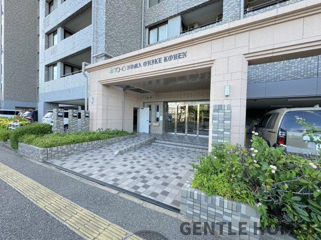 東峰マンション野間大池公園のエントランス