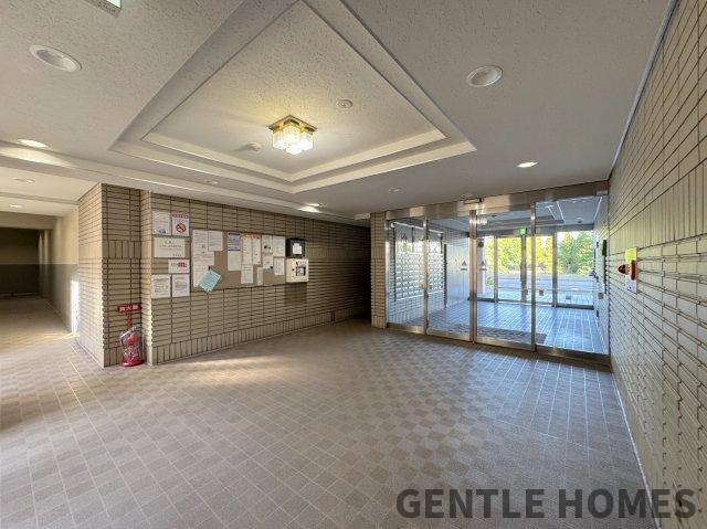 東峰マンション野間大池公園のエントランス