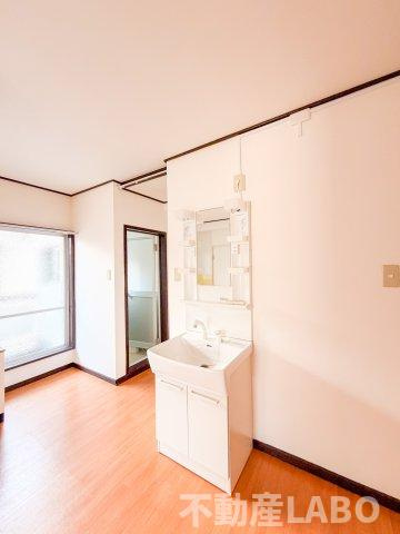 マンション丸保の洗面所