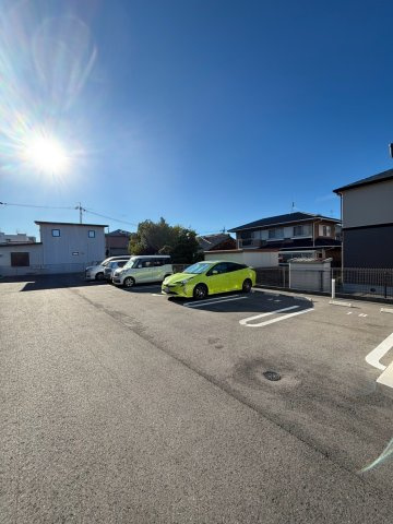リビオMIYABIの駐車場