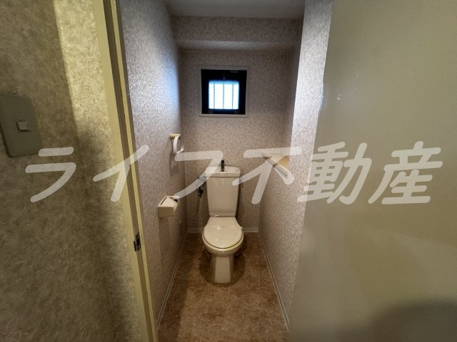 グランドール新石切のトイレ|落ち着いた色調のトイレです