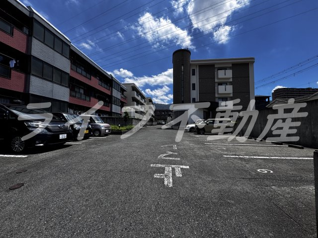 グランドール新石切の駐車場|駐車場に車を止められます