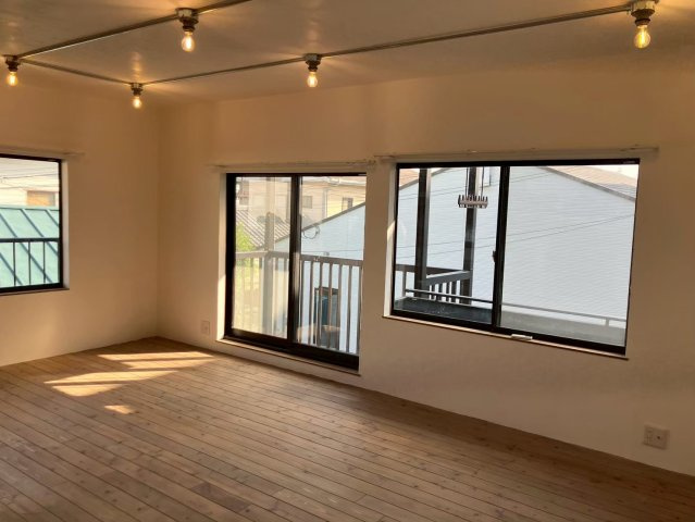 桐生市浜松町１丁目戸建の居間・リビング|ゆったりとした居間です