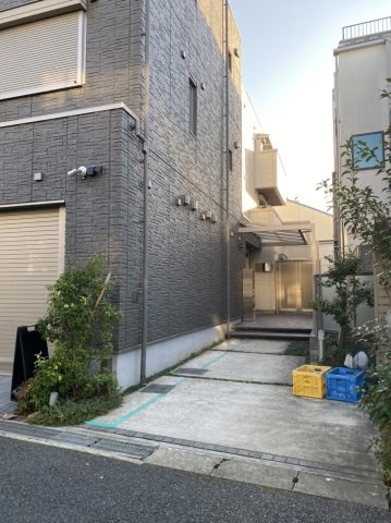 Lussoのその他|物件の入口です。