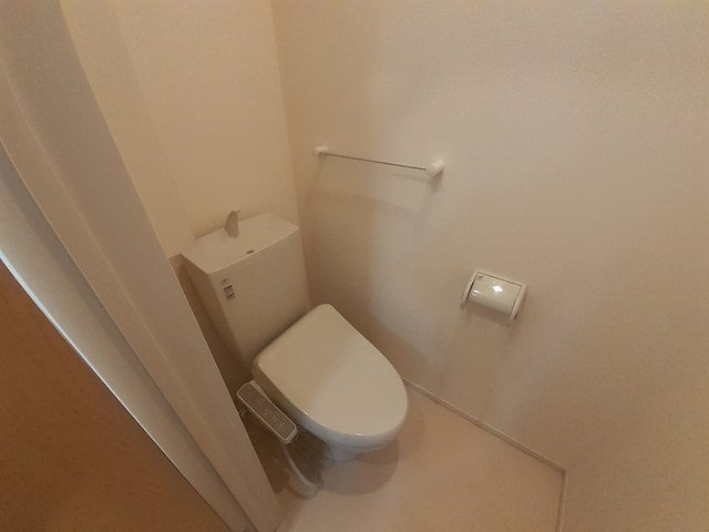 グランディールＡ　（小瀬町）のトイレ|清潔感のあるトイレです