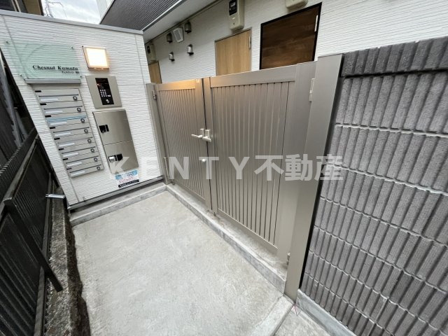 【エントランス】 | チェスナッツ蒲田 | 落ち着いたエントランスです
