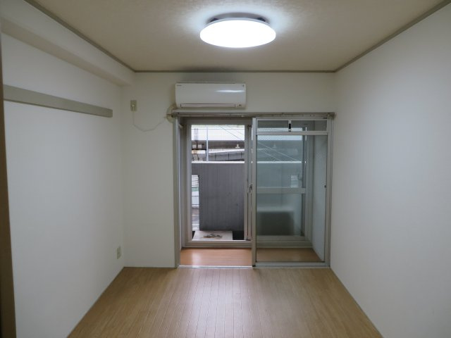 スペース九条の洋室|きれいな洋室です