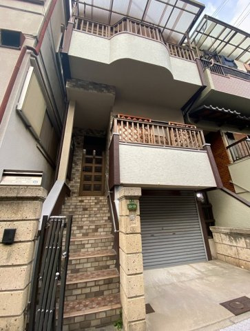 鶴町3丁目貸家