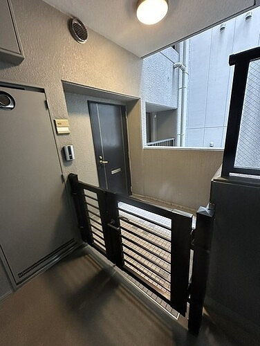 レジネッタ江戸堀の玄関|専用ポーチ