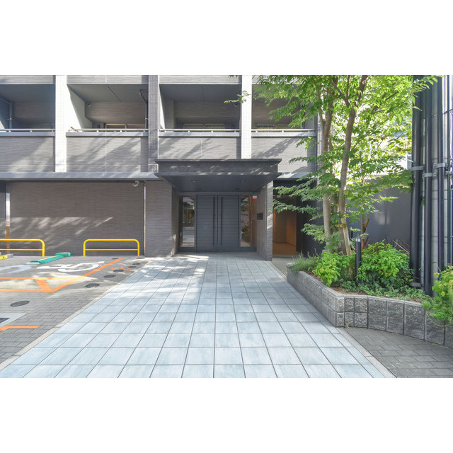 レジデンス本町靭公園のエントランス|清潔なエントランスです