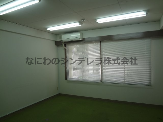 岡田ビル