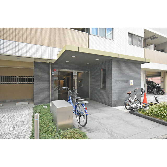 アーデンタワー北堀江のエントランス|毎日通るエントランスはこのようになっています