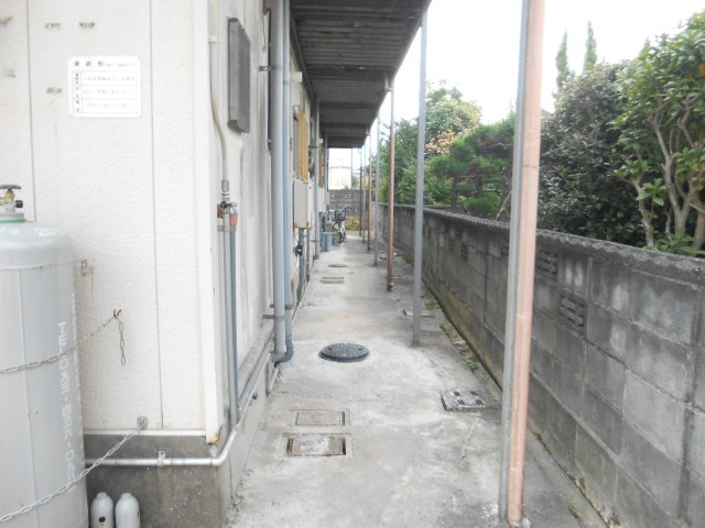 ひばりハイツのエントランス