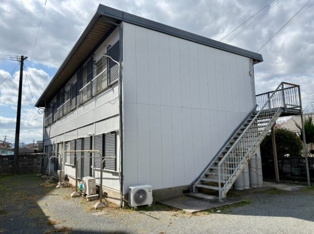 ひばりハイツの玄関