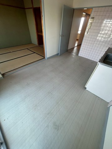 西甲子園ハイツの居間・リビング
