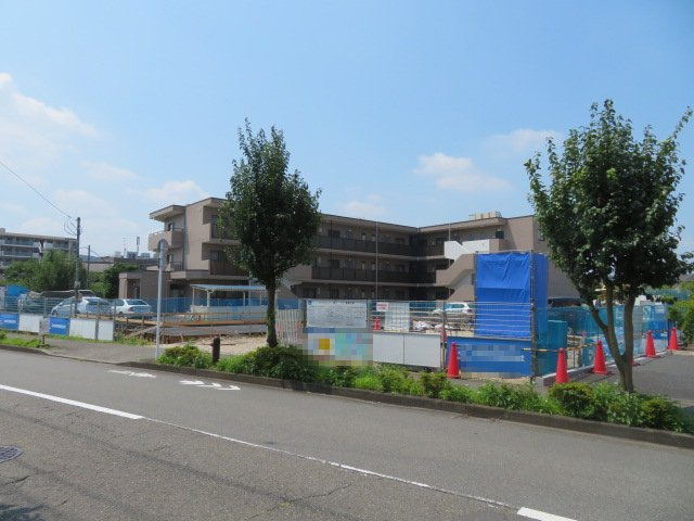 稲城市東長沼の倉庫|建築中