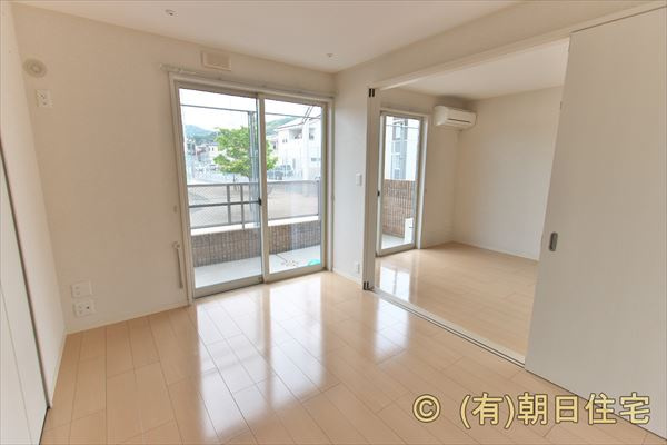 呉市広古新開７丁目のアパートの洋室
