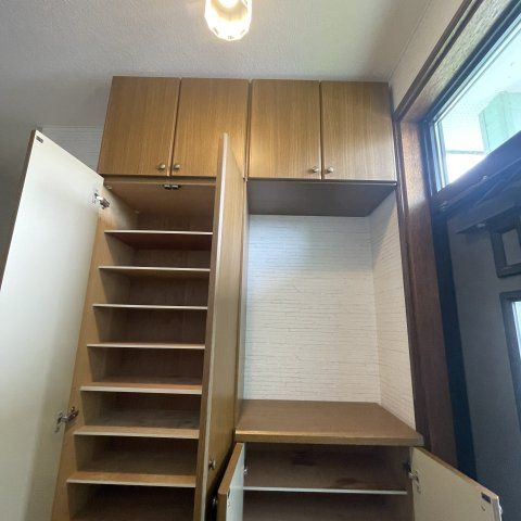 登別市登別東町5丁目1-12戸建の収納