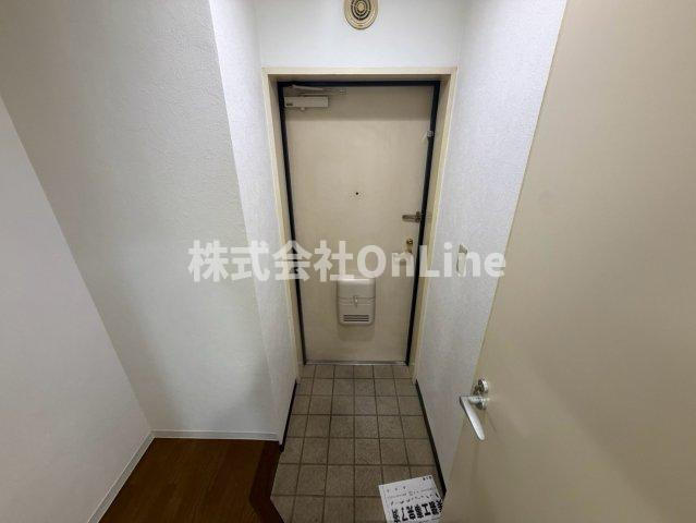 大阪市平野区加美西１丁目の賃貸マンションの玄関