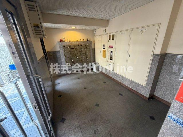 大阪市平野区加美西１丁目の賃貸マンションのロビー