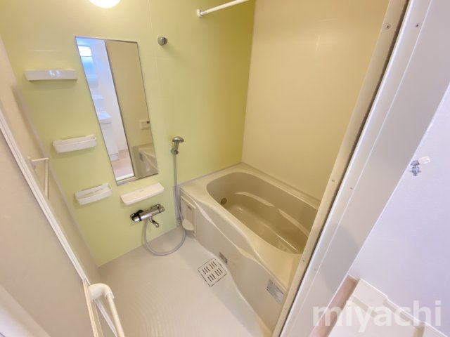 コンフォーティア鮎喰の浴室