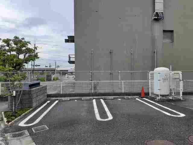 ガーデンヒルズ斑鳩Ⅰの駐車場
