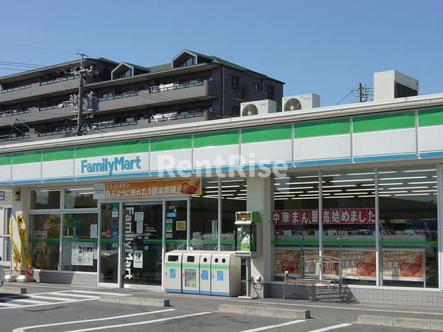サクラの周辺|ファミリーマート一宮今伊勢駅前店まで230ｍ