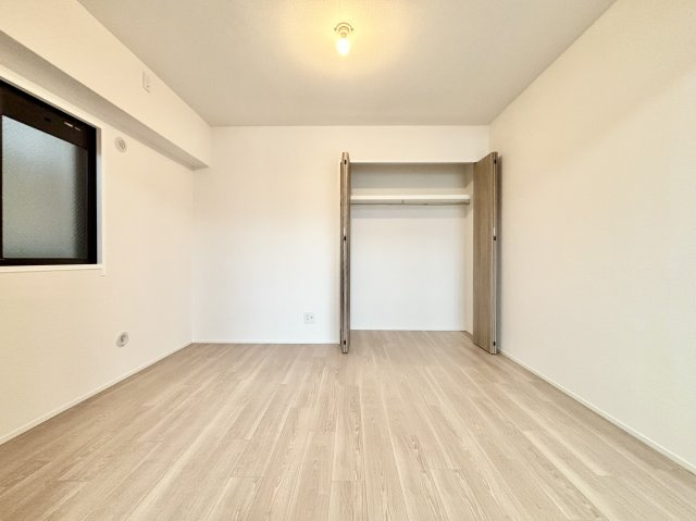 ライオンズマンション住之江公園の洋室|使い勝手のいい洋室です