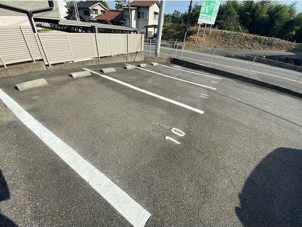 グレイスエーリ　　刈谷市近郊の賃貸はクラスホームの駐車場