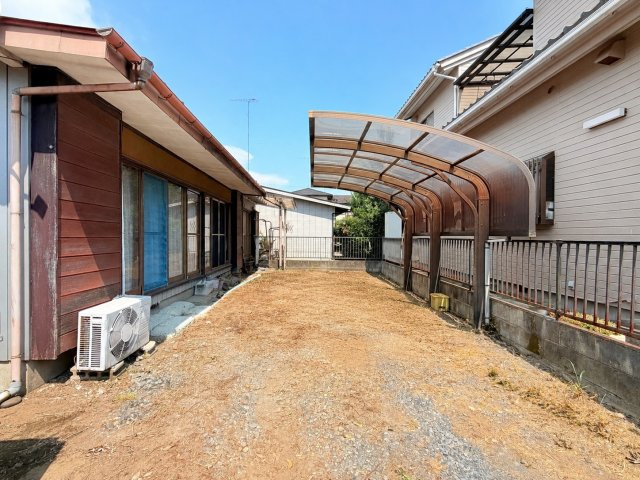 結城市結城中古戸建の駐車場