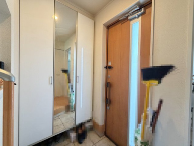 【玄関】 | 三浦市初声町和田　ロフト付き　4LDK