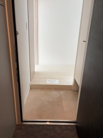 エフプレスト入谷 の玄関