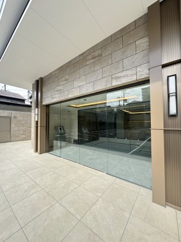 スプランディッドXのエントランス