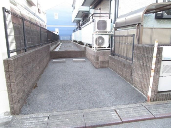 セディアメージュ浦安の駐車場|他部屋参考写真