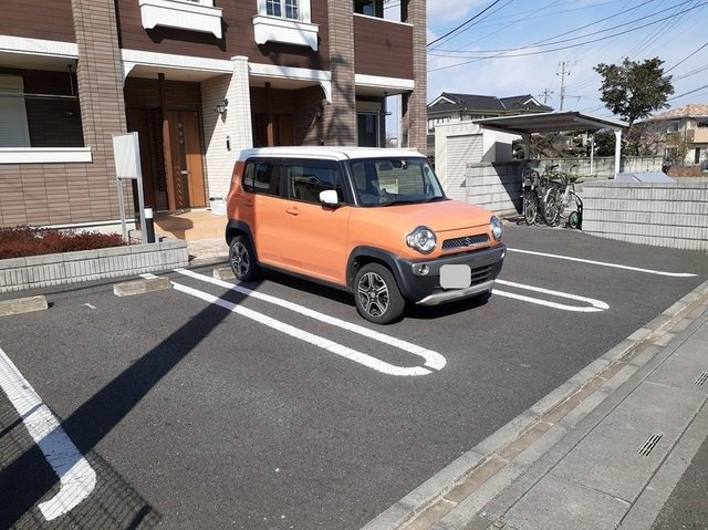ガーデンハウス　アドニスの駐車場