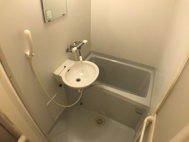 レオパレスコンフォートテカポＡの浴室