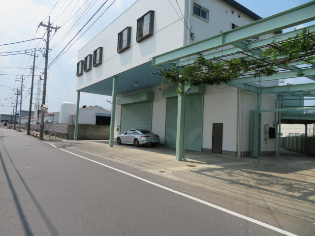川口市大字榛松の倉庫