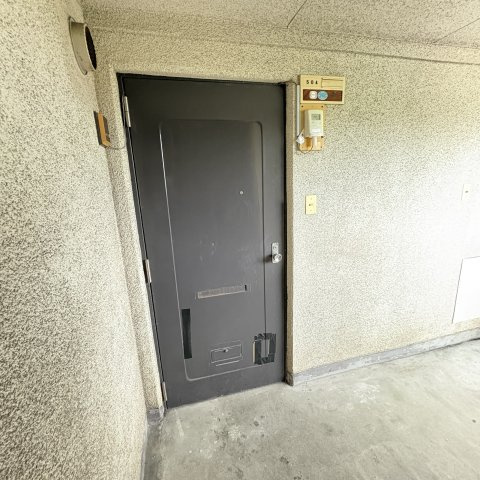 サンハイツかどやの玄関