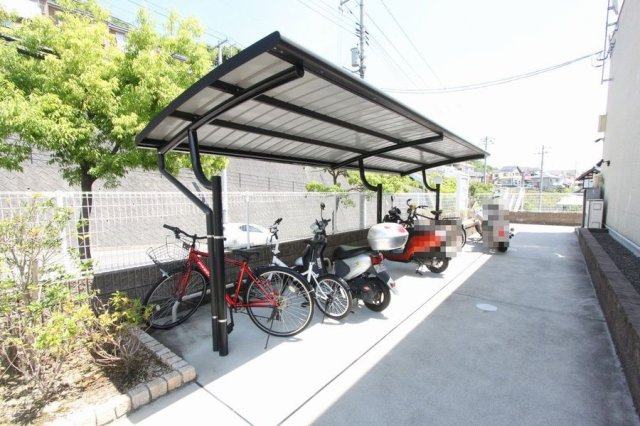 レオネクスト春日野口のその他|駐輪場