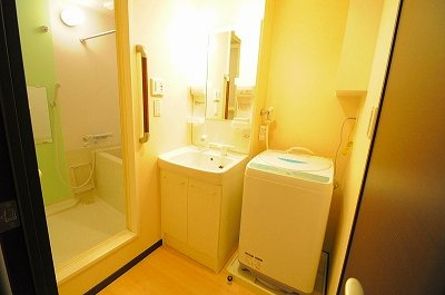 レオネクスト春日野口の内装|独立洗面台
