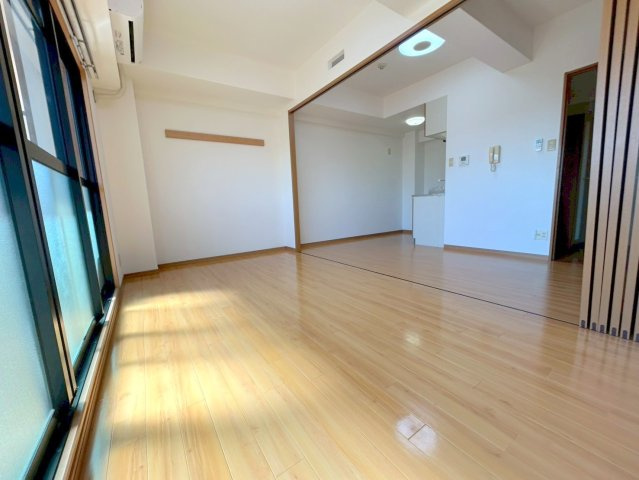 パルクサザンクロスの洋室