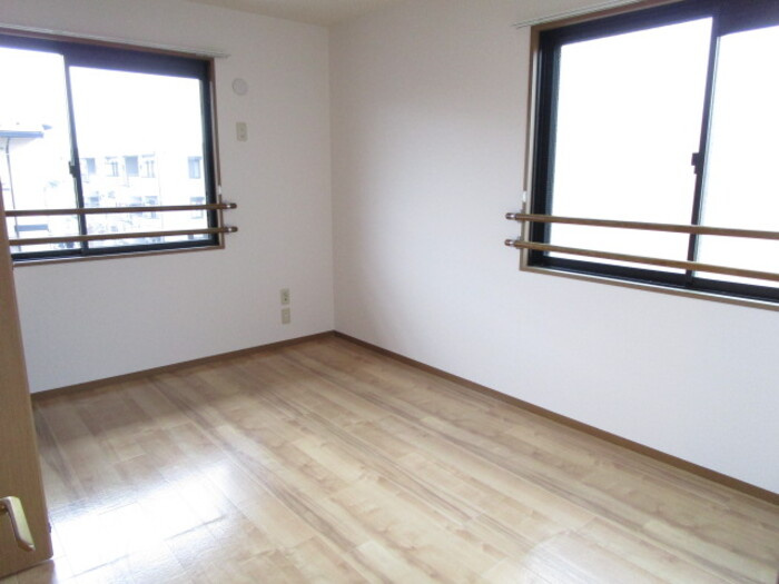 ミルフィーユ壱番館の洋室|他部屋参考写真