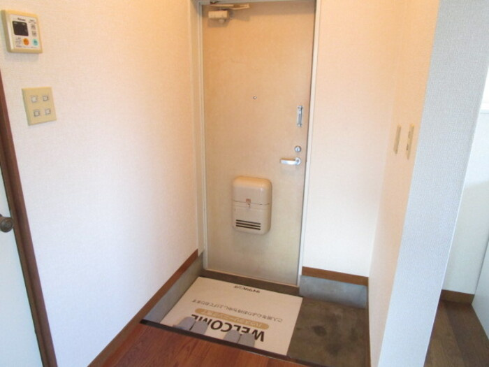 第2山治ハイツの玄関