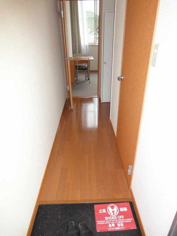レオパレスアンビシャス聖園の玄関|落ち着いた玄関です