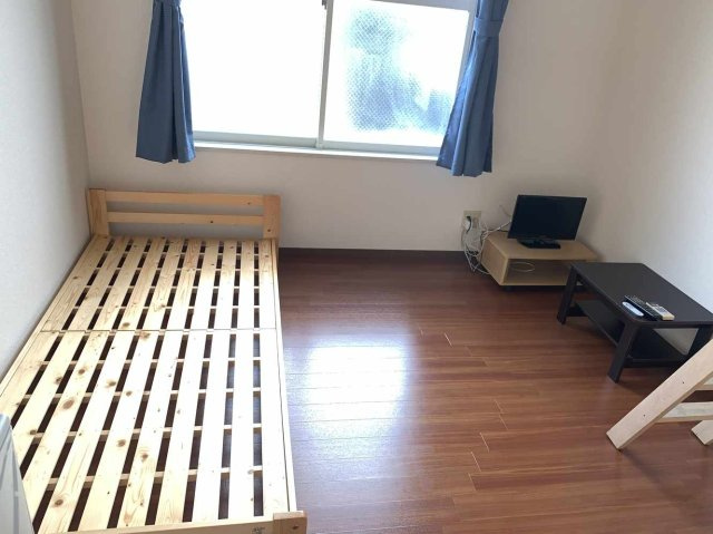 レオパレスアーネストの居間・リビング|家具家電付き部屋イメージ
