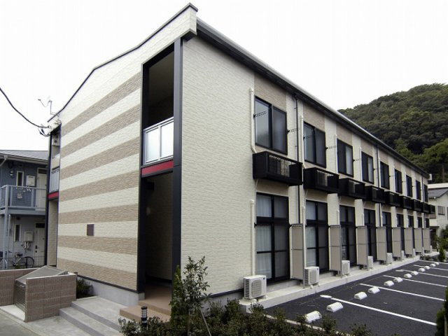 レオパレス四ツ裏の外観|外観もきれいです
