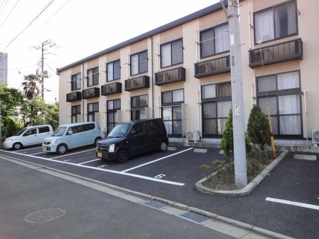 レオパレス四ツ裏のその他