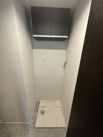 シールーム鵠沼海岸のその他|室内洗濯機置場の上には棚があります！