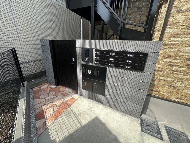 ベイルームスタイル湘南善行のエントランス|建物の内部です